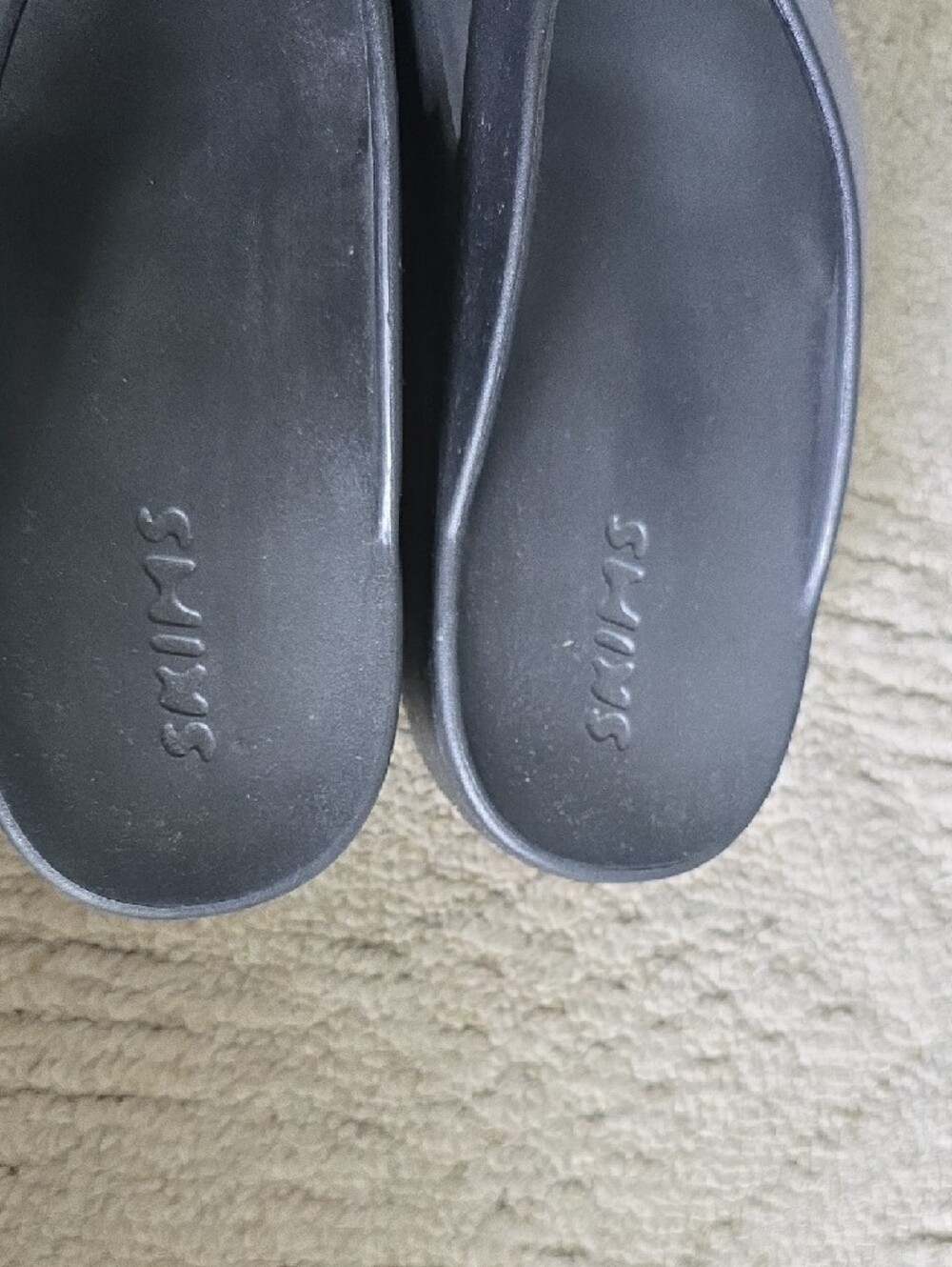SKIMS Black Platform Thong Sandals - Picture 5 of 6